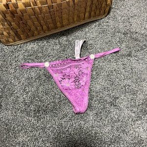 NWT Daisy G String